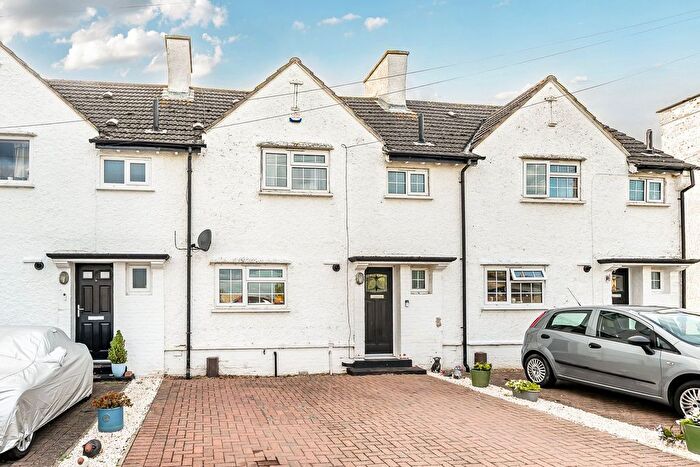 3 Bedroom Terraced House For Sale In Derwent Road, Henlow, SG16