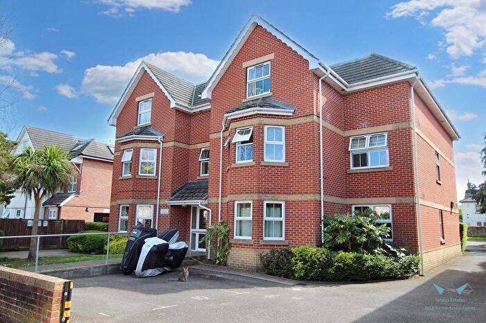2 Bedroom Apartment For Sale In Victory Court, Charminster - Stylish Two-Bedroom Flat With Parking – Ideal First-Time Buy Or Investment, BH8