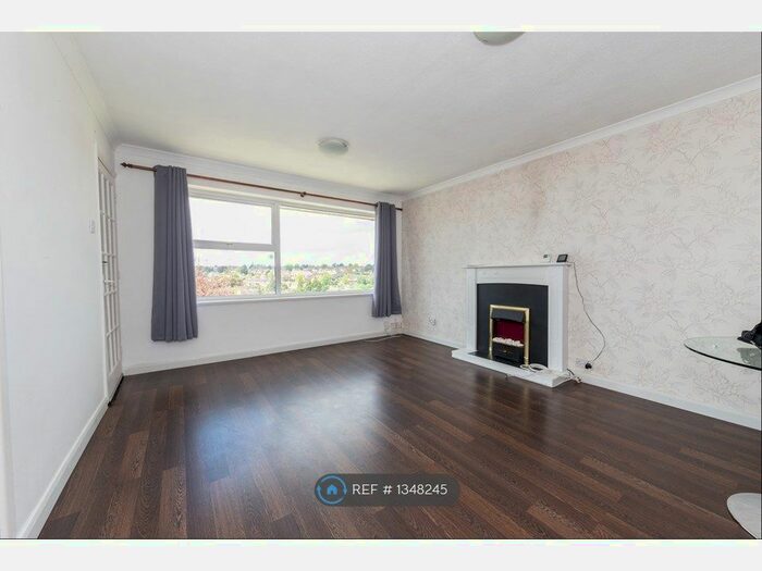2 Bedroom Maisonette To Rent In Porlock Drive, Luton, LU2
