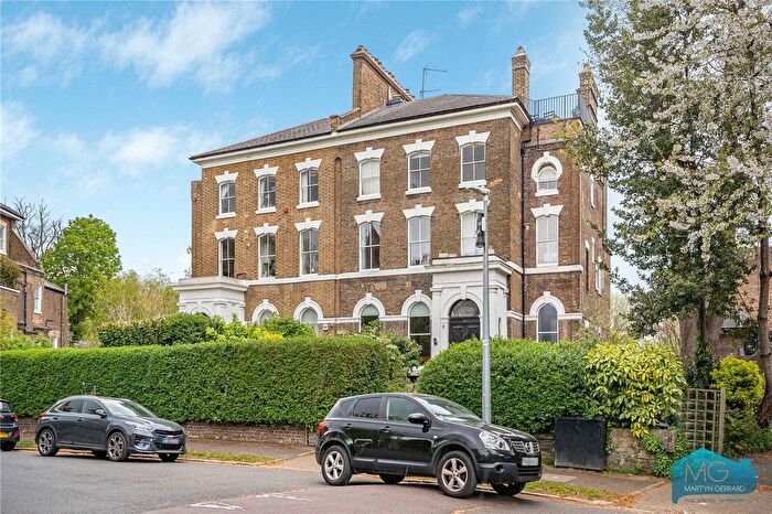 3 Bedroom Flat For Sale In Aberdeen Park, Highbury, London, N5