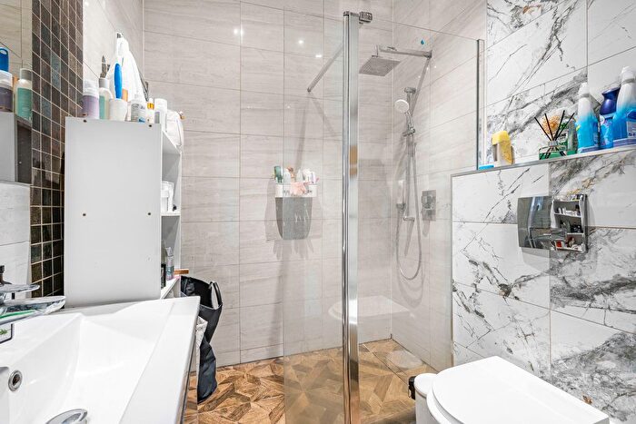 1 Bedroom Flat For Sale In Bishops Road, London, SW6