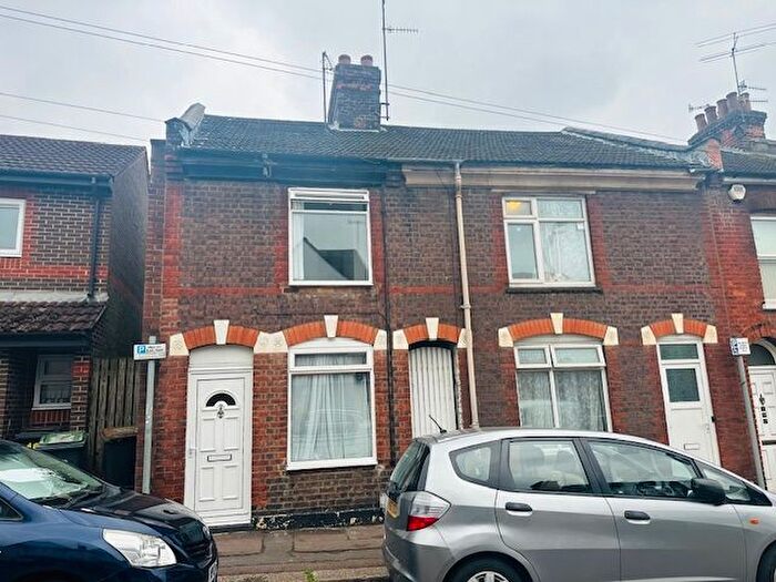 2 Bedroom Terraced House To Rent In High Town Road, Luton, LU2