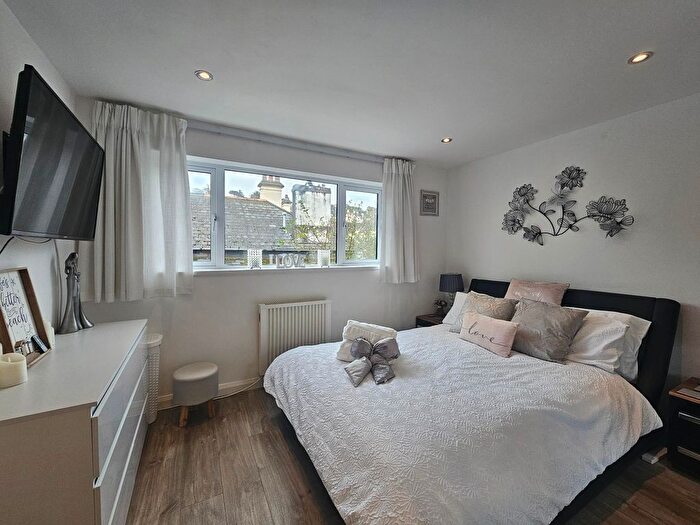 1 Bedroom Flat To Rent In St. Marks Road, Torquay, TQ1