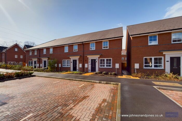 3 Bedroom End Of Terrace House To Rent In Cartwright Drive, Chertsey, KT16