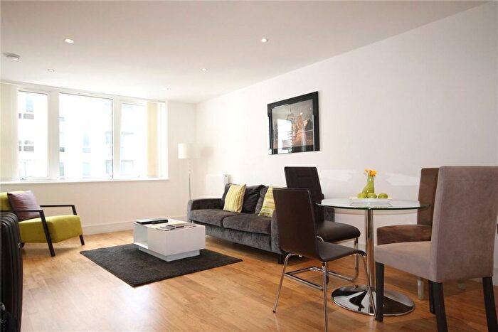 1 Bedroom Flat For Sale In Beacon Point, New Capital Quay, London, SE10
