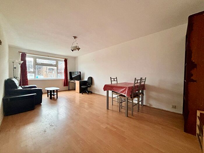 2 Bedroom Flat To Rent In Hackington Crescent, Beckenham, BR3