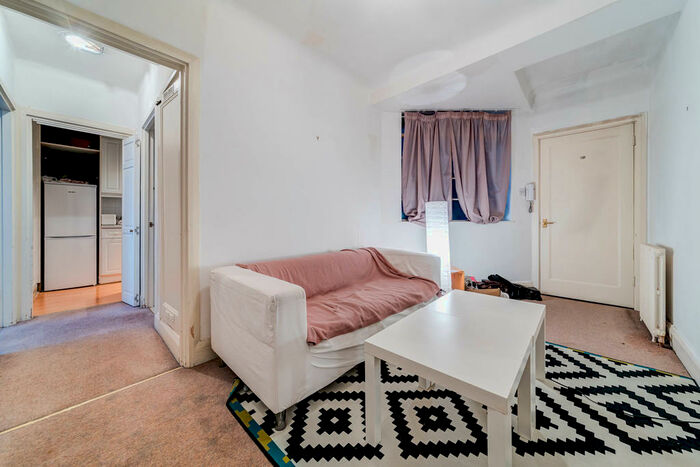 2 Bedroom Apartment To Rent In Gloucester Place, Marylebone, London, NW1