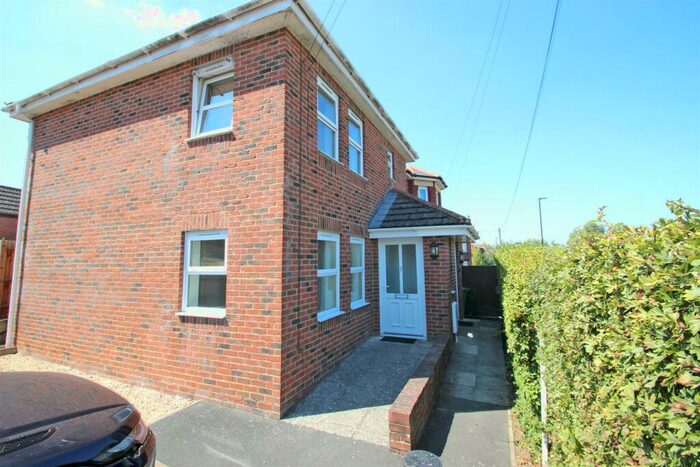 1 Bedroom Apartment To Rent In Parkhurst Road, Newport, PO30