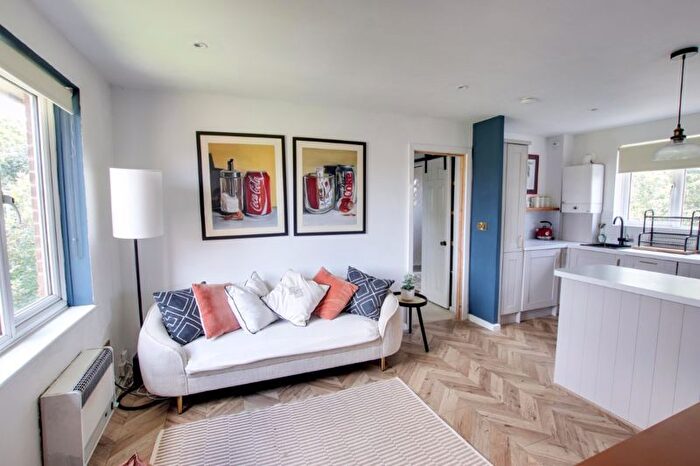 1 Bedroom Flat To Rent In Alderton Way, Trowbridge, BA14