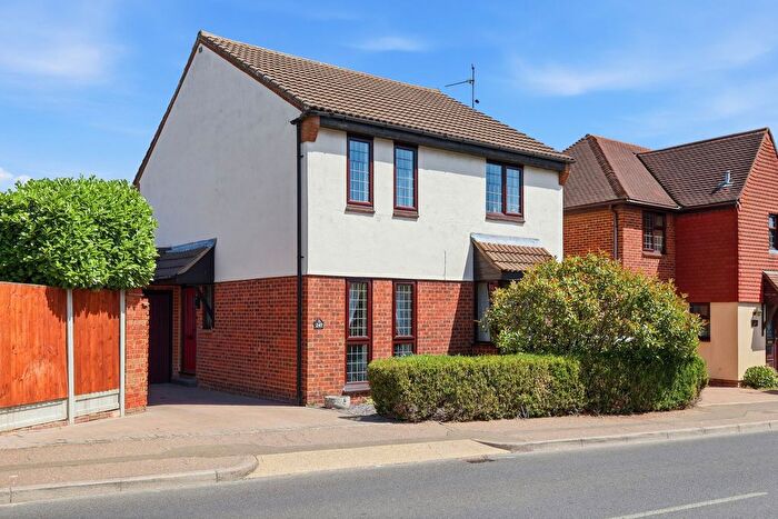 4 Bedroom Detached House For Sale In Green Lane, Leigh-On-Sea, SS9
