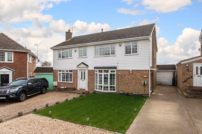 3 Bedroom Semi Detached House For Sale In Goose Acre, Cheddington, Leighton Buzzard, LU7