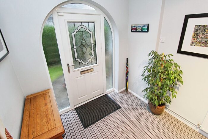 4 Bedroom Detached House For Sale In Gwenbrook Avenue, Beeston, Beeston, NG9