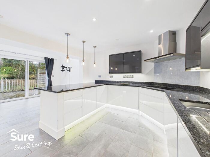 3 Bedroom Detached House To Rent In Two Waters Road, Hemel Hempstead, Hertfordshire, HP3