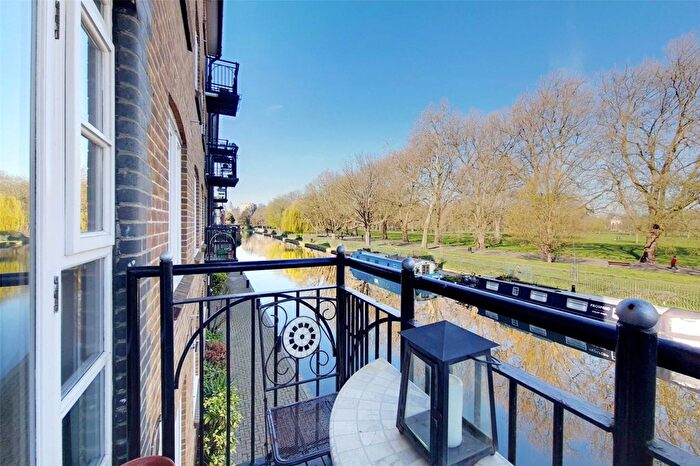 2 Bedroom Flat To Rent In Empire Wharf, Old Ford Road, London, E3