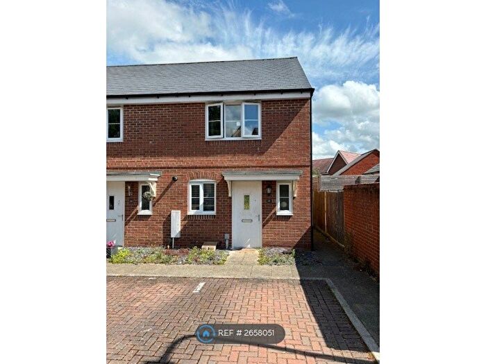 2 Bedroom End Terrace House To Rent In Roe Gardens, Reading, RG7