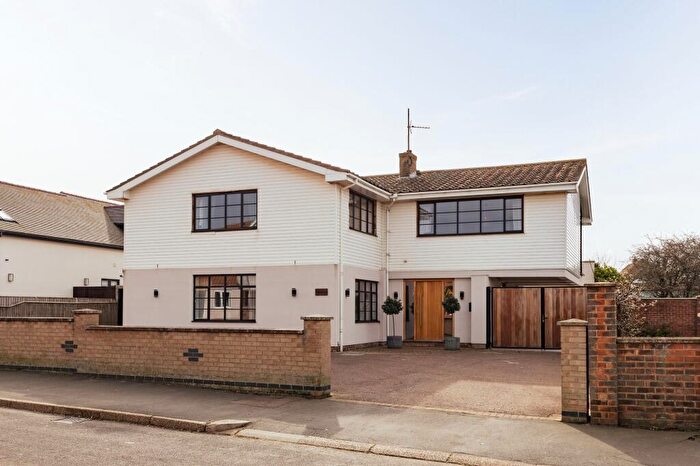 4 Bedroom Detached House For Sale In Elegant Coastal Home In Lighthouse End Of Hunstanton, PE36