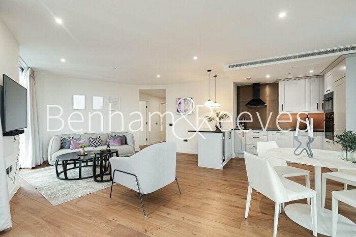 2 Bedroom Apartment To Rent In Emery Way, Wapping, E1W