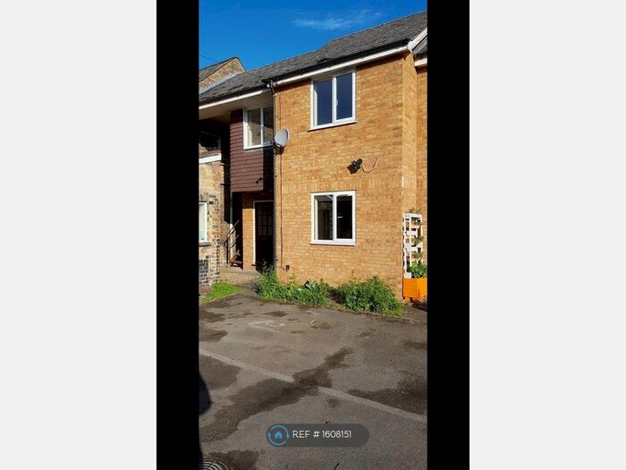 2 Bedroom End Of Terrace House To Rent In Sandpiper Court, Sandy, SG19