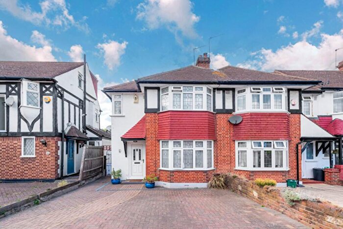 3 Bedroom End Of Terrace House For Sale In Aragon Road, Morden, SM4
