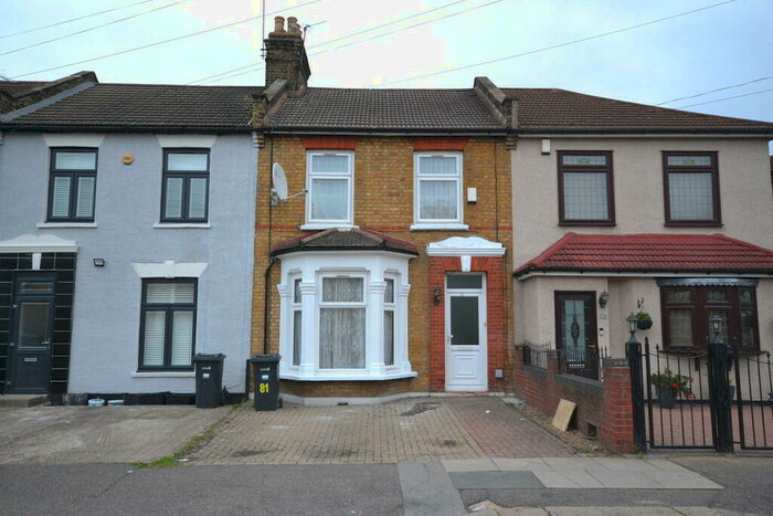 3 Bedroom Terraced House To Rent In Sunnyside Road, Ilford, IG1