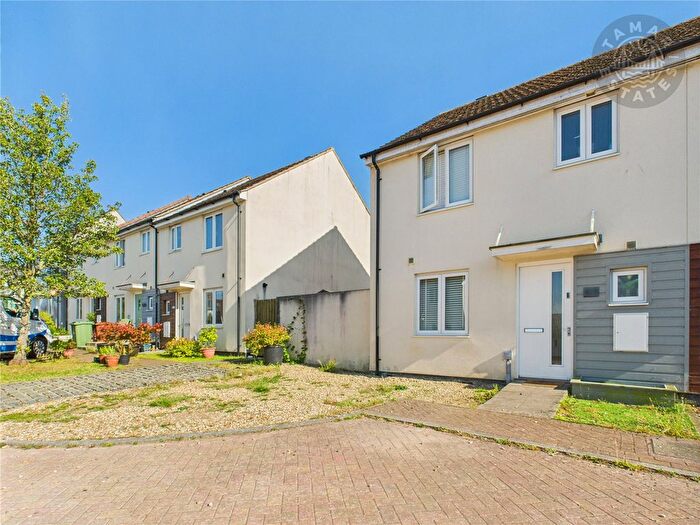 3 Bedroom Semi-Detached House For Sale In Fleetwood Gardens, Plymouth, PL6