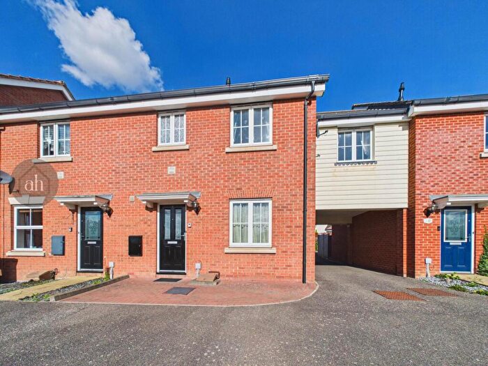 3 Bedroom Terraced House For Sale In Jacksnipe Close, Stowmarket, IP14