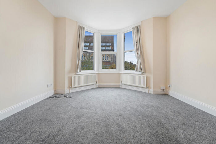 2 Bedroom Flat For Sale In Locking Road, BS23