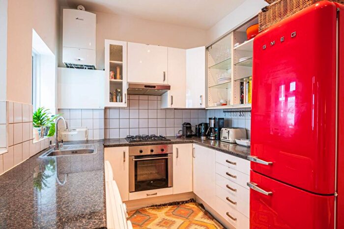 1 Bedroom Flat To Rent In Southgate Road, De Beauvoir Town, London, N1