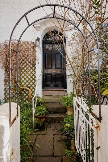 3 Bedroom Terraced House For Sale In Bristol, BS6 - Photo 7