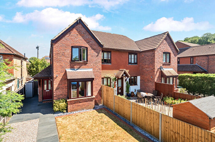 1 Bedroom End Of Terrace House For Sale In St. Annes Road, Godalming, Surrey, GU7