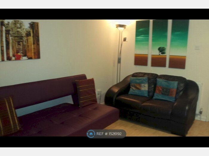 1 Bedroom Flat To Rent In Stovell Road, Windsor, SL4