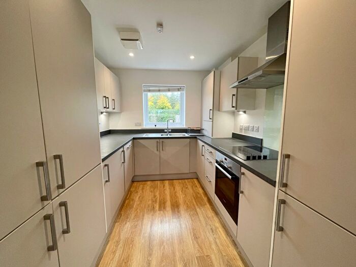 4 Bedroom Property To Rent In Rookfield Road, Faygate, Horsham, RH12