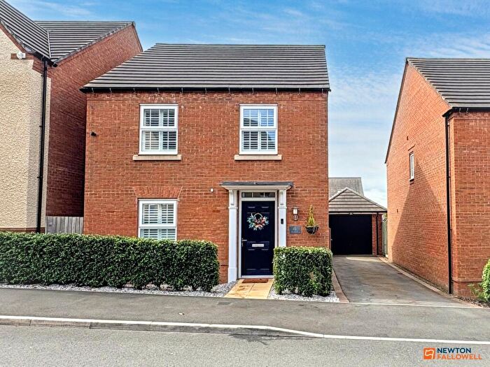 4 Bedroom Detached House For Sale In Gee Avenue, Hugglescote, LE67