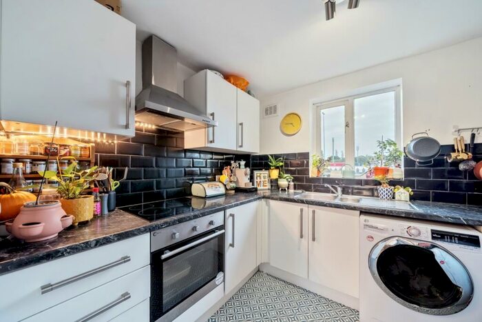 2 Bedroom Flat To Rent In Cumberland Place London, SE6