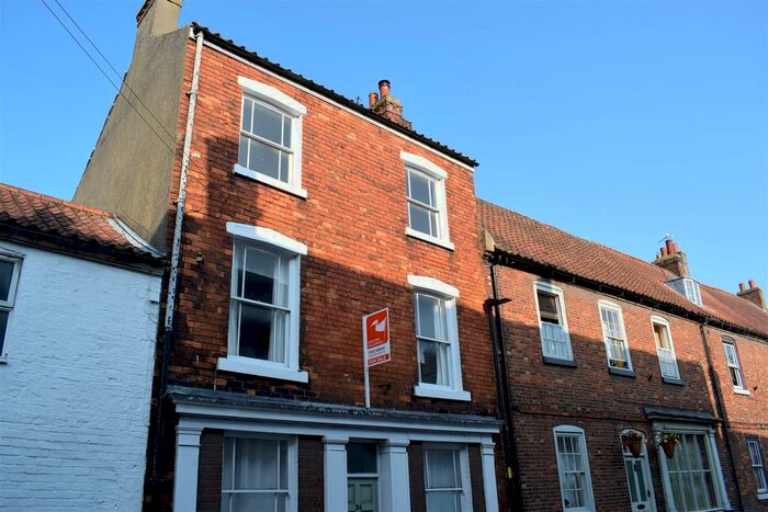 2 Bedroom Flat To Rent In Sheldon Court, South Street, Caistor LN7