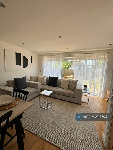 5 Bedroom Detached House To Rent In Bevendean Road, Brighton, BN2