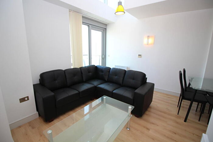 2 Bedroom Flat To Rent In Watson Street, Manchester, M3