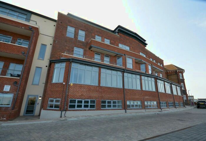 2 Bedroom Flat To Rent In Westcliff House, Sea Rd, Westgate On Sea, CT8