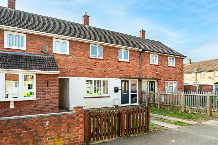 2 Bedroom Terraced House For Sale In Barnes Close, Cambridge, CB5