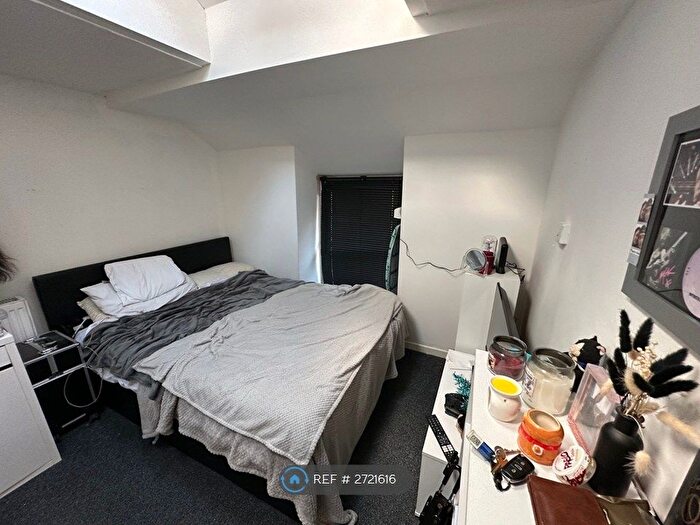 1 Bedroom Flat To Rent In Gurnos Road, Ystalyfera, Swansea, SA9