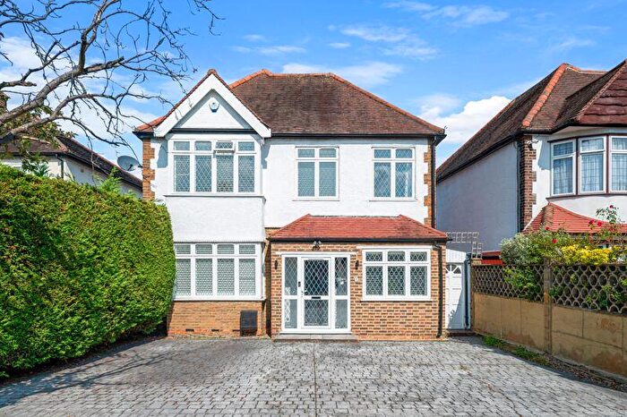 4 Bedroom Detached House For Sale In Broad Lawn, New Eltham, SE9