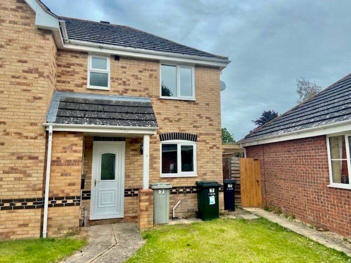3 Bedroom Semi-Detached House To Rent In Bradley Close, Louth, LN11