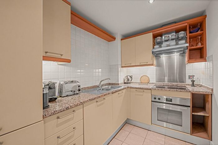 2 Bedroom Flat For Sale In St. Martin's Lane, Charing Cross, WC2N - Photo 3