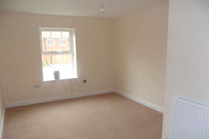 2 Bedroom Flat For Sale In Clivedon Way, Aylesbury, Buckinghamshire, HP19