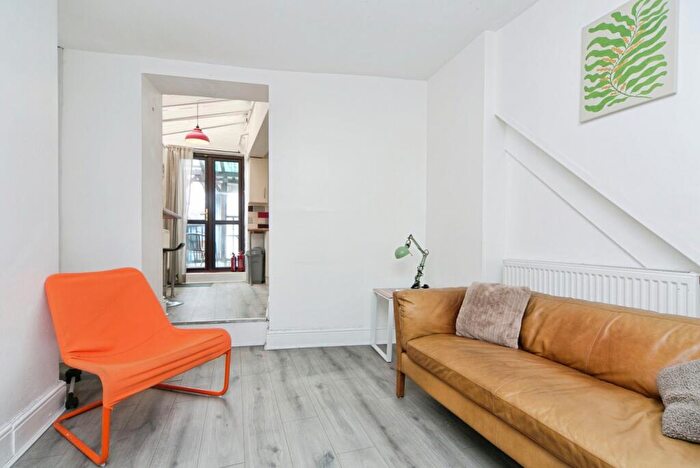 4 Bedroom Terraced House For Sale In The Crescent, Bangor, Gwynedd, LL57