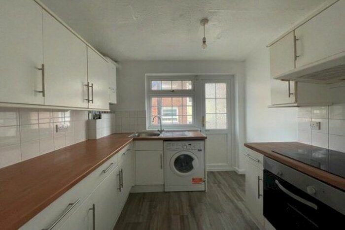 1 Bedroom Flat To Rent In Churchfields, London, E18