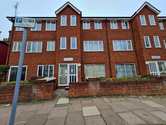 1 Bedroom Flat To Rent In Melrose Avenue, Willesden Green, London, NW2
