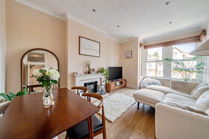 2 Bedroom Flat To Rent In Woolstone Road, London, SE23