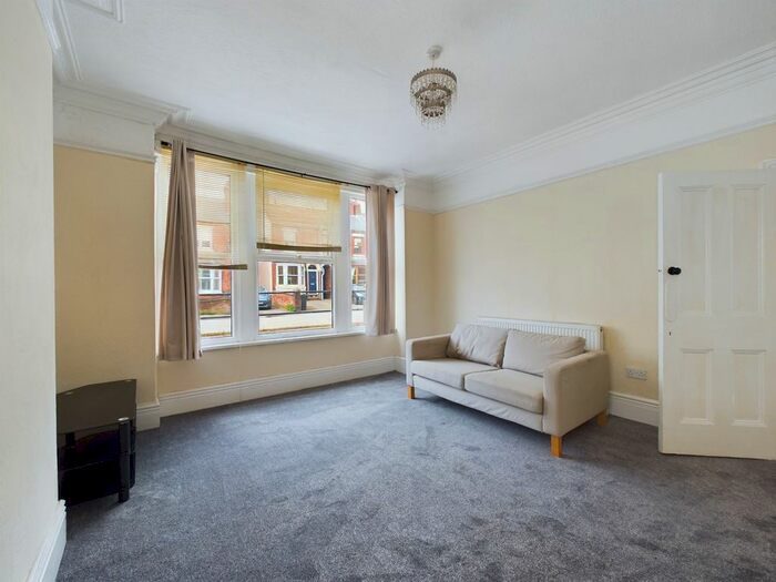 3 Bedroom End Of Terrace House To Rent In Derby Road, Swanwick, DE55