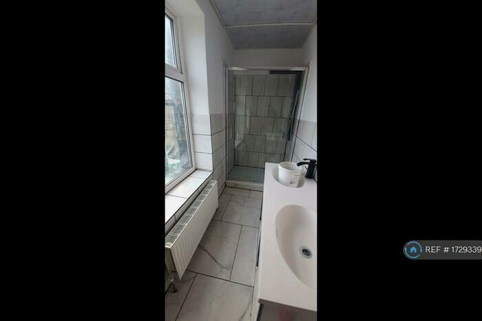 1 Bedroom Flat To Rent In Allerton, Bradford, BD15